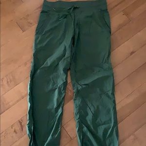 🍀Lululemon studio pants🍀 size 8